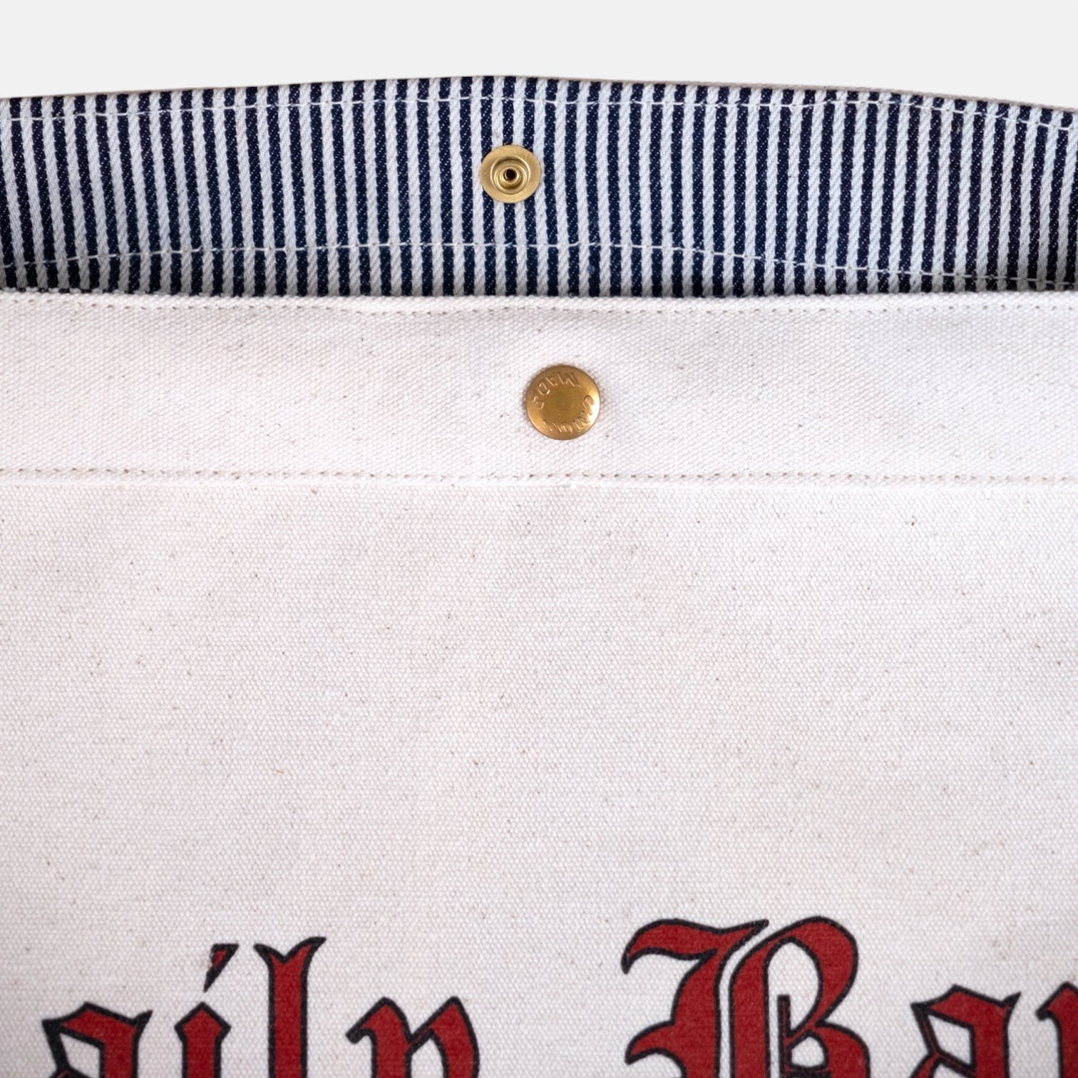 BA04 - The Newspaper Bag Rouge