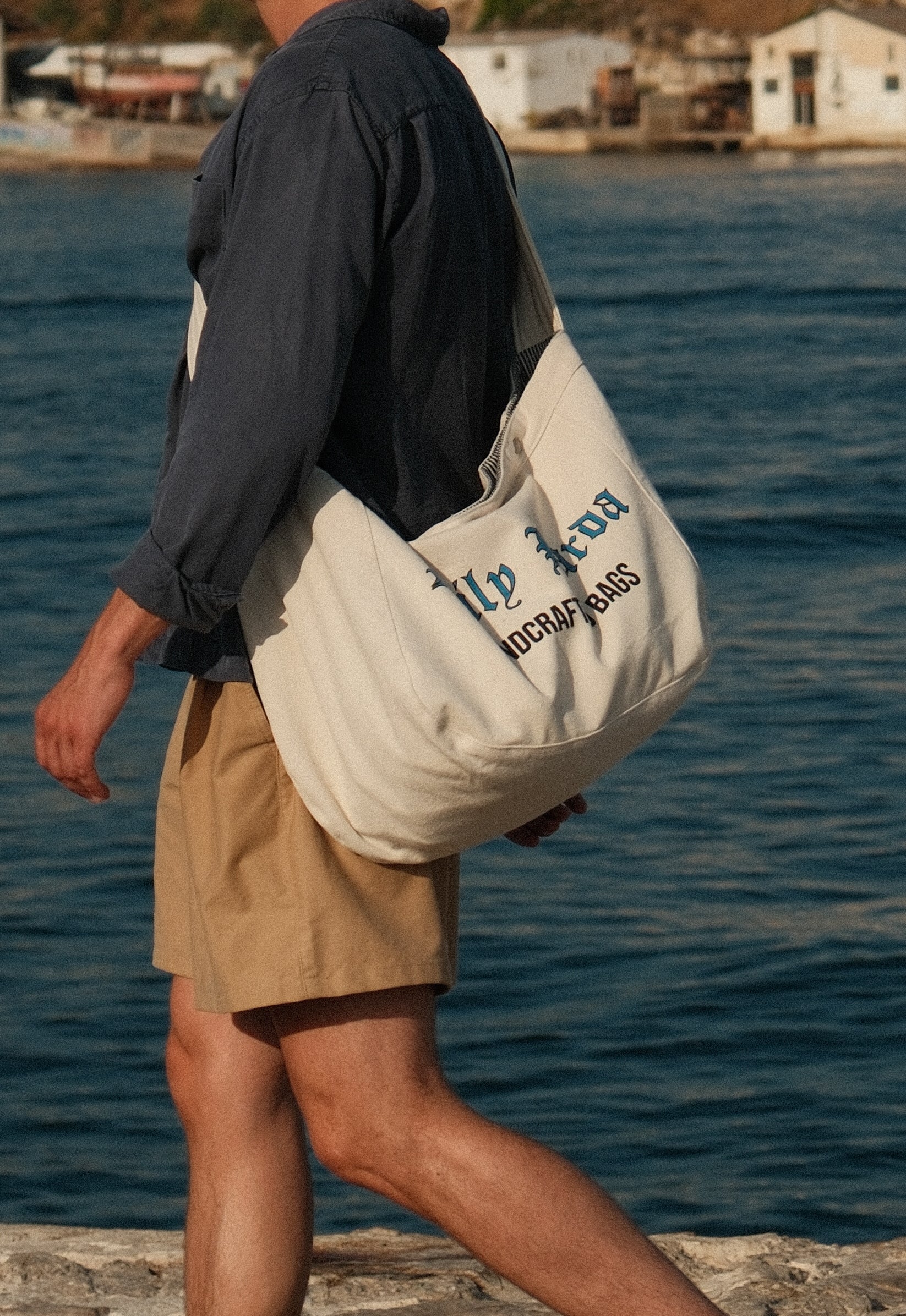 BA04 - The Newspaper Bag Bleu