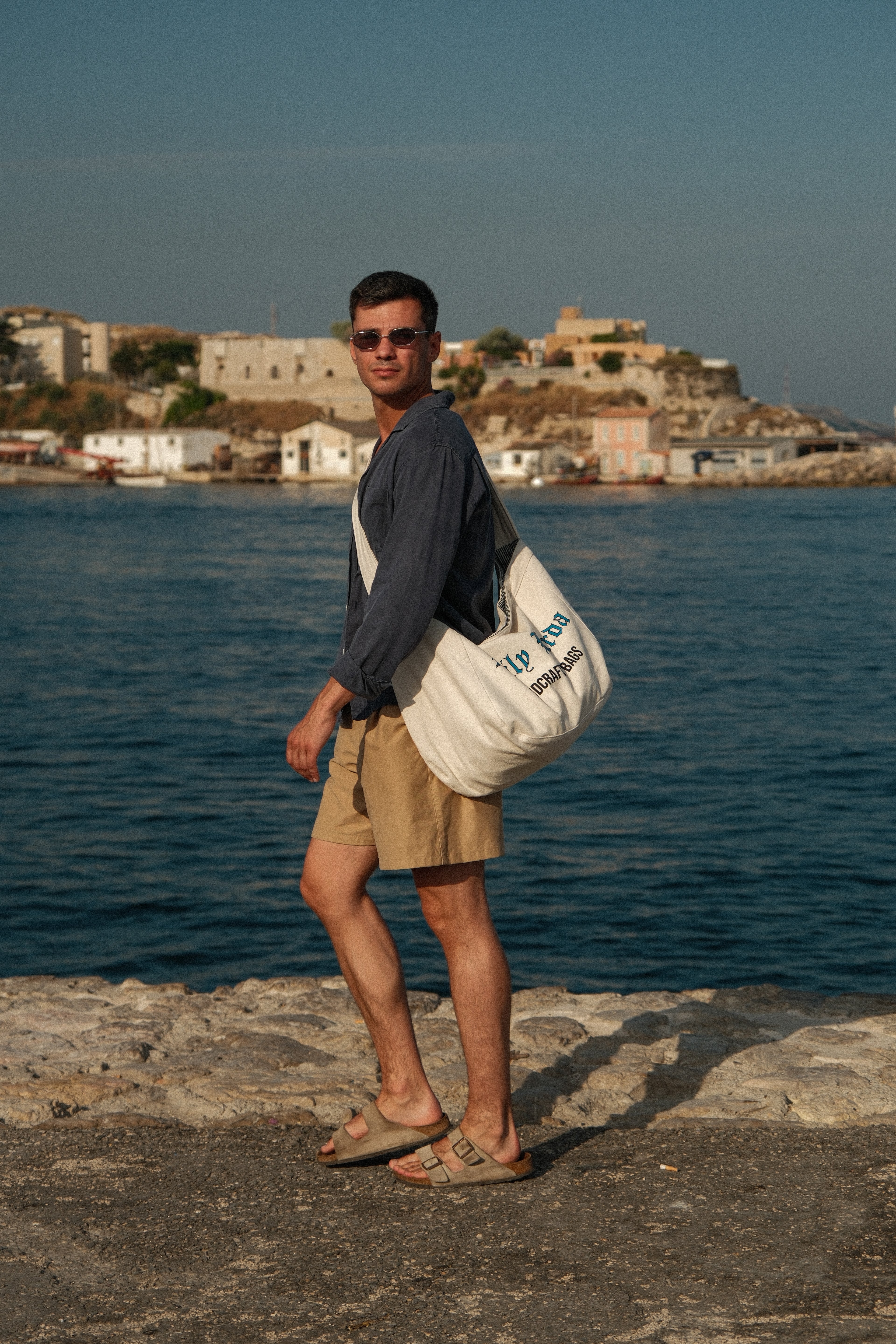 BA04 - The Newspaper Bag Bleu